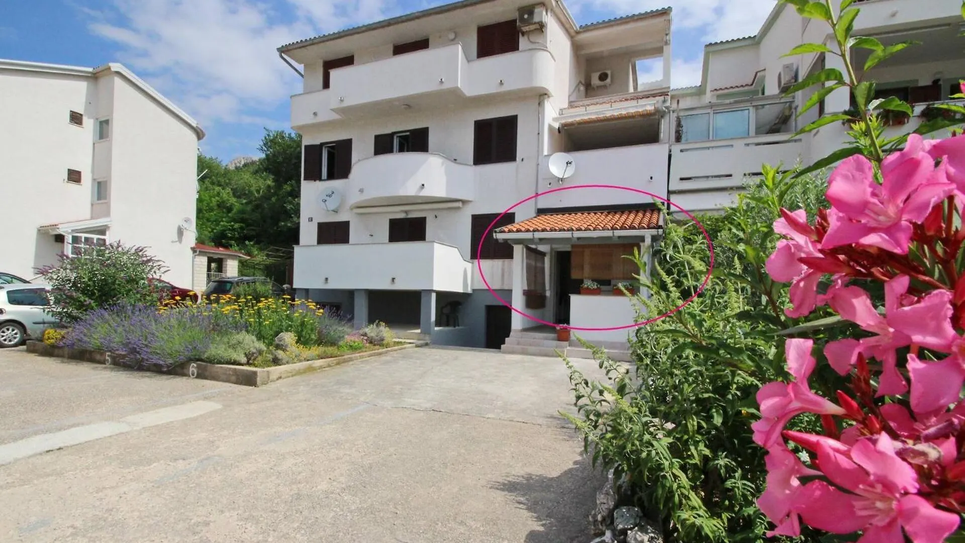 Apartments Karamarko Baska  0*, Baska (Krk) Croatia
