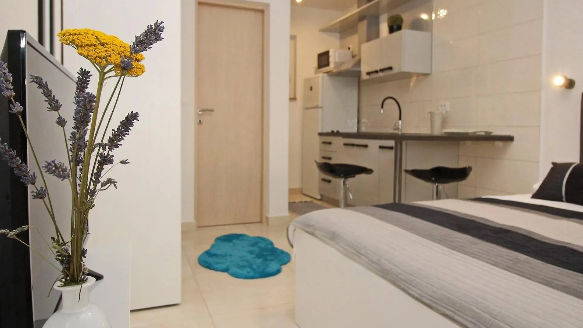 Apartments Karamarko Baska  Guest house Baska (Krk)