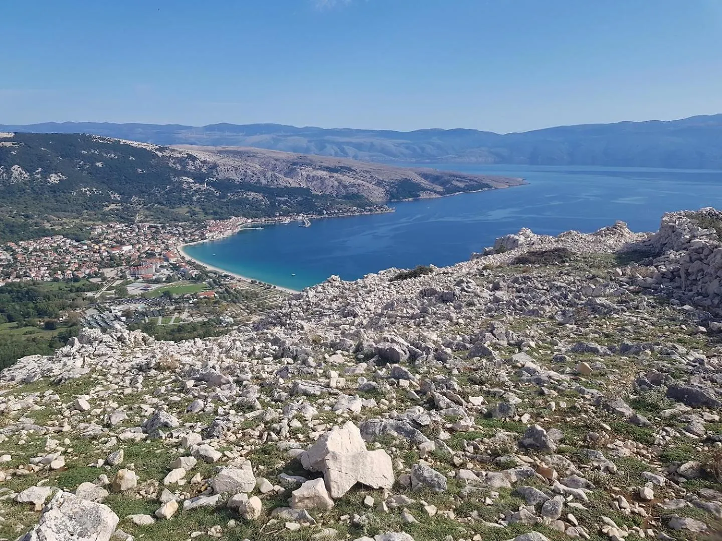Guest house Apartments Karamarko Baska