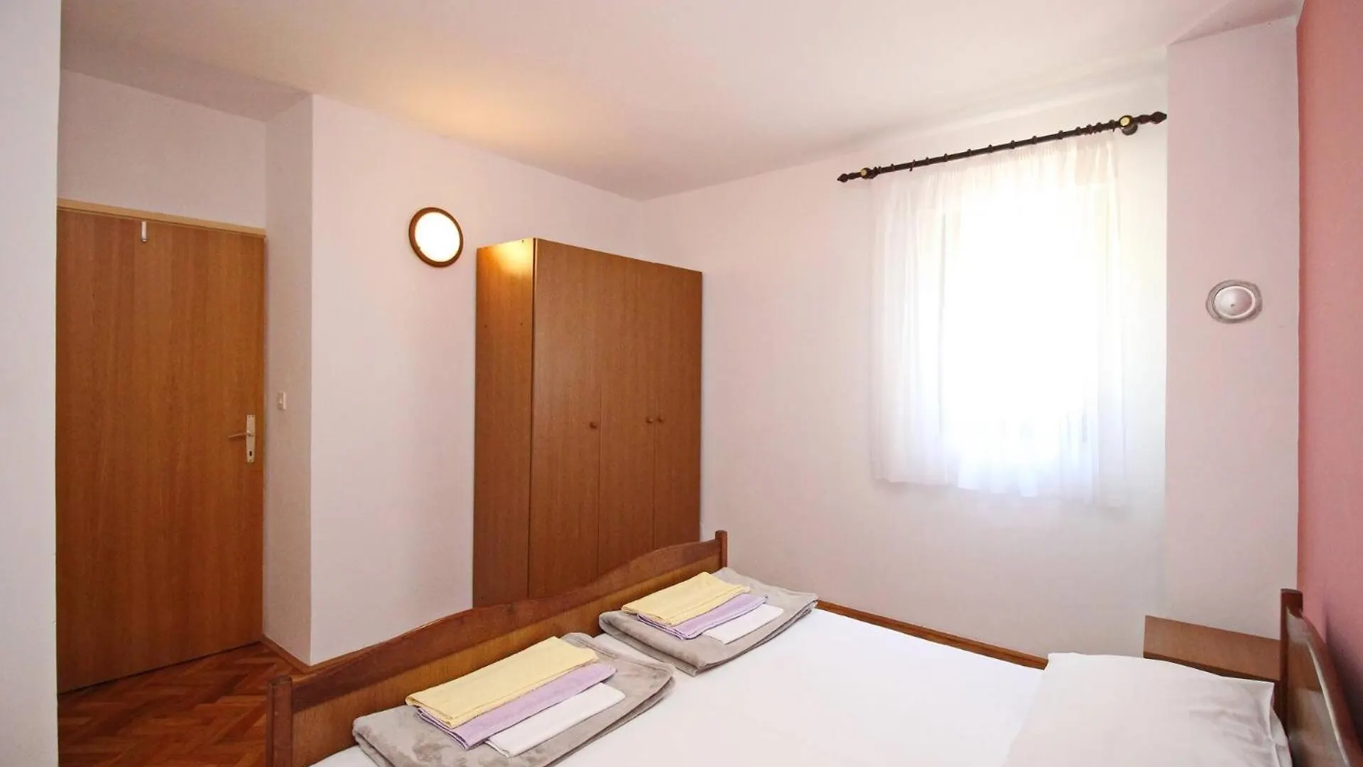 Apartments Karamarko Baska  0*, Baska (Krk) Croatia