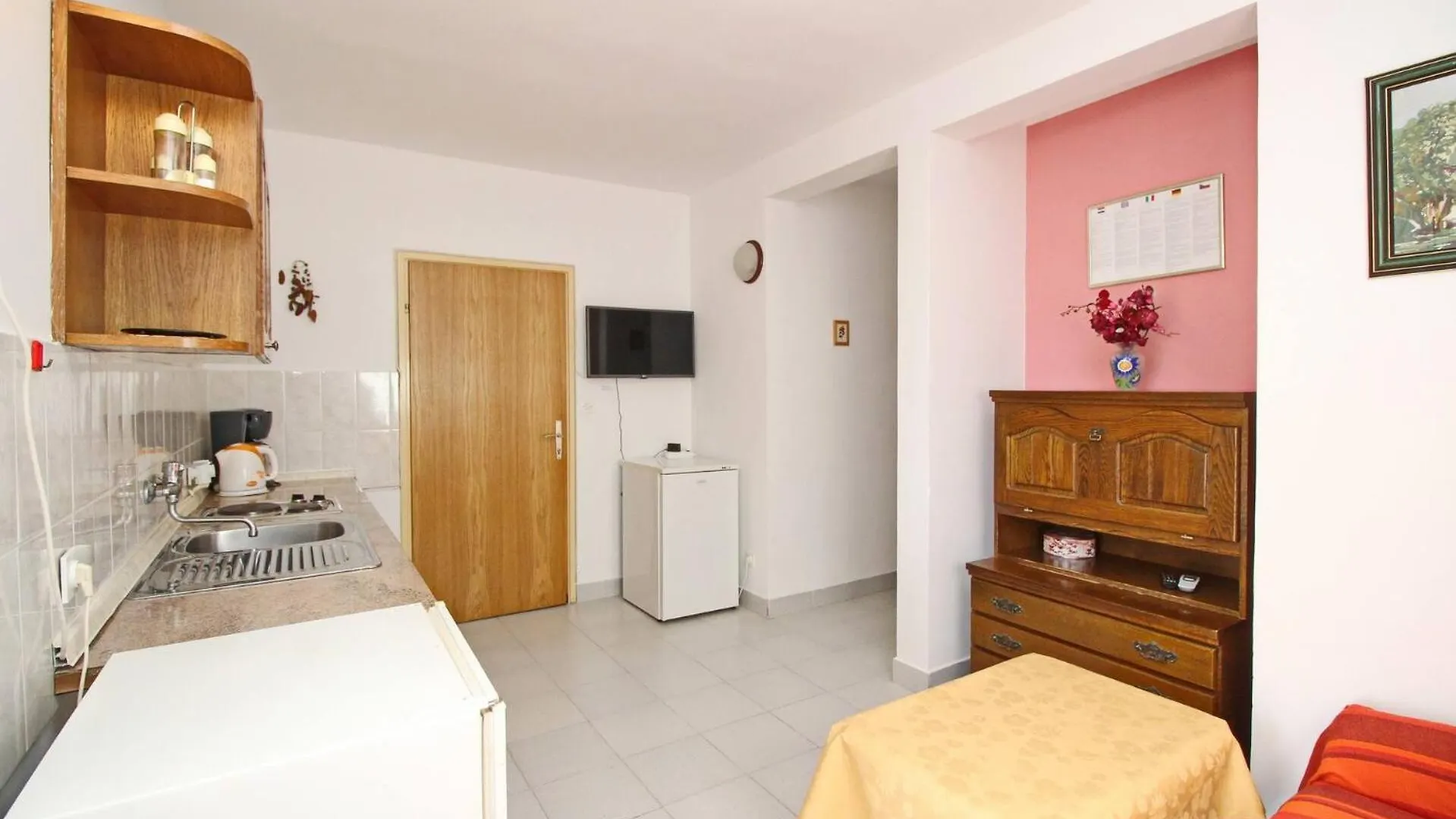 Apartments Karamarko Baska  Guest house Baska (Krk)