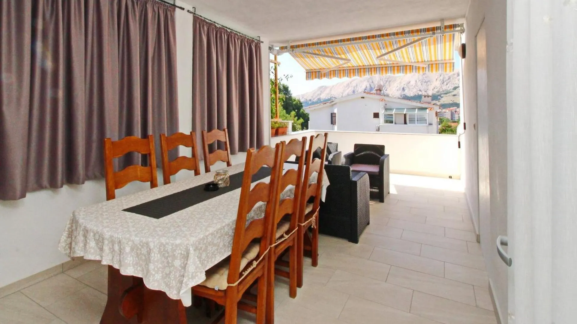 Apartments Karamarko Baska  Baska (Krk)